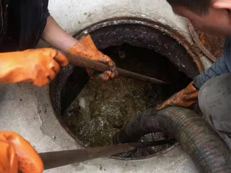 三水清理化粪池时如何避免沼气的危害?